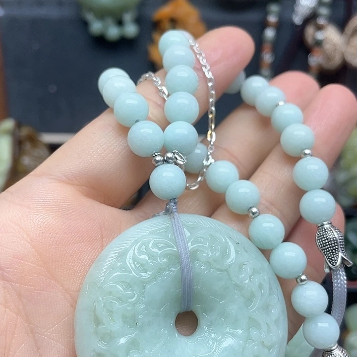 未镶嵌蛇纹石玉颈饰