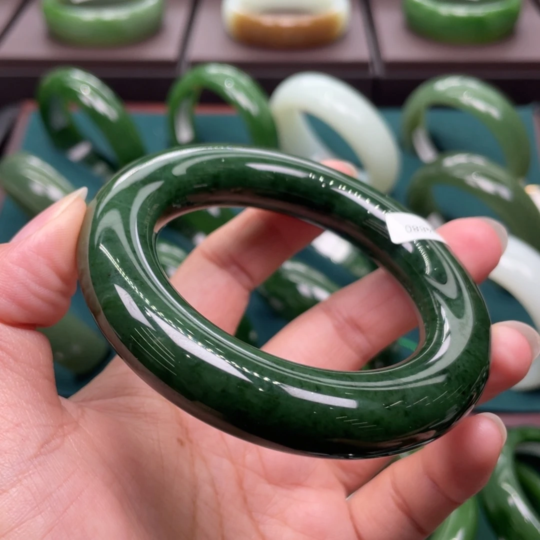 和田玉（碧玉）未镶嵌手镯