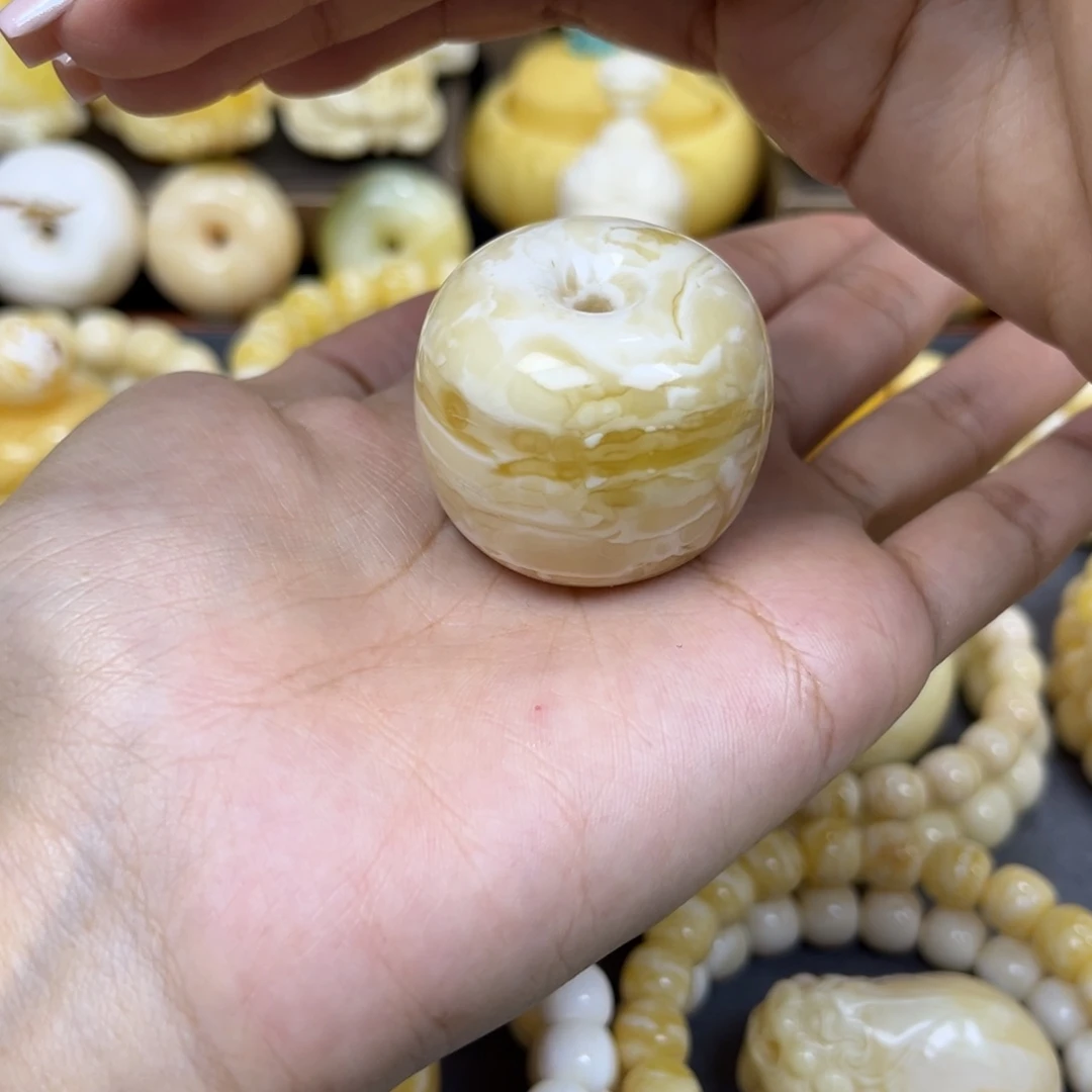 琥珀未镶嵌手串……