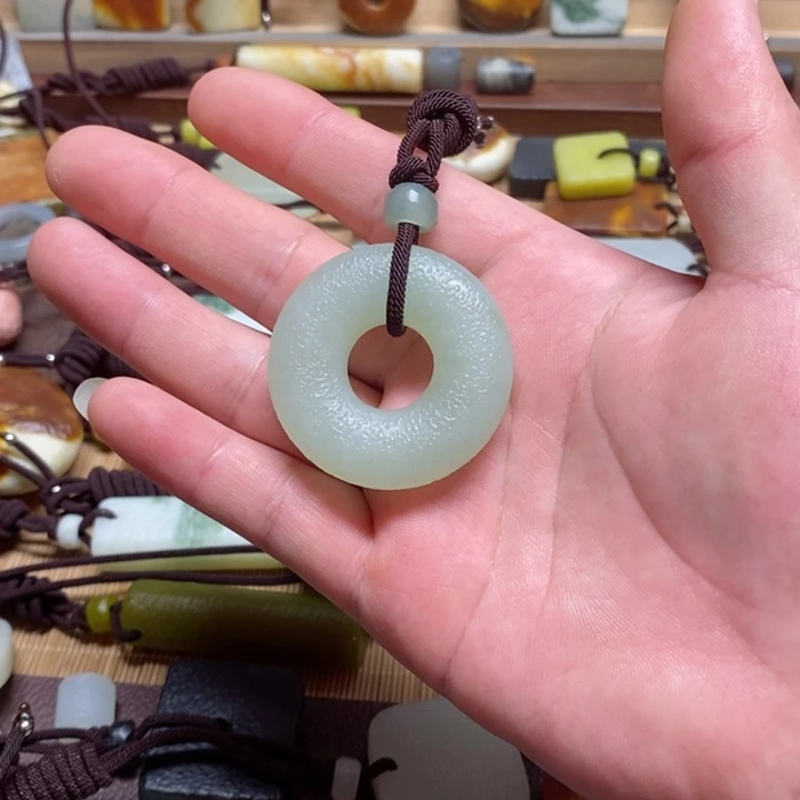 蛇纹石玉挂件未镶嵌梦**远