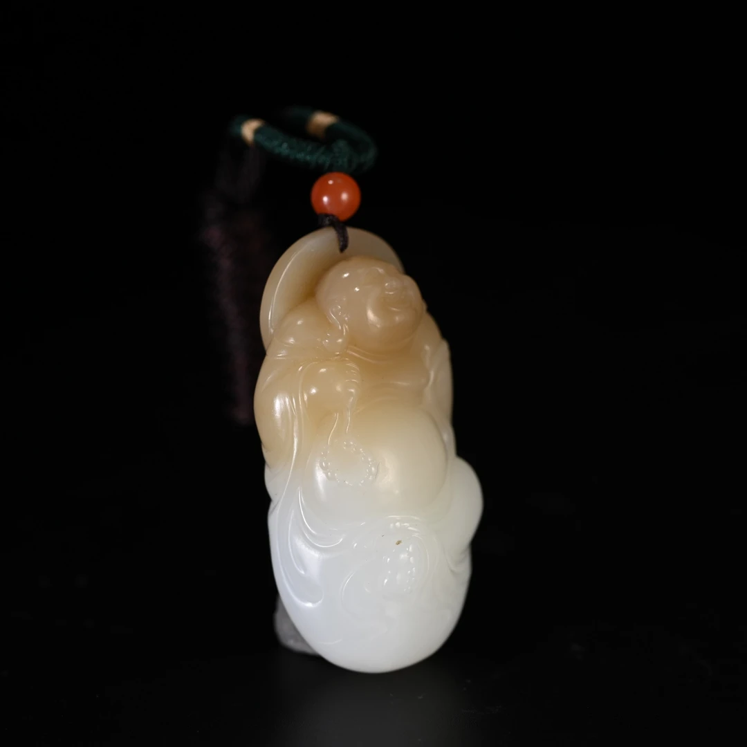 lot8814 2510290178和田玉且末糖弥勒佛挂件/保利