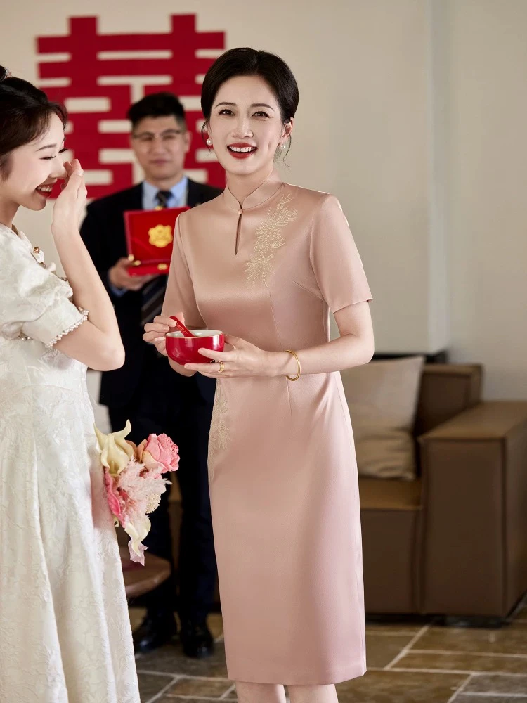 （红粉佳人）高端大气喜妈妈喜婆婆修身显瘦显年轻粉色时尚气质旗袍