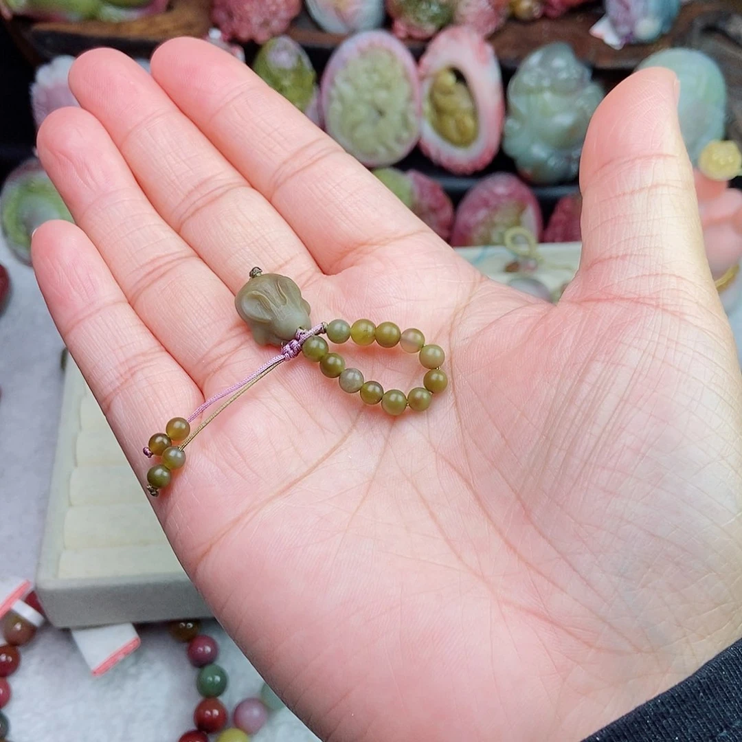 未镶嵌石英质玉（盐源）珠宝半成品