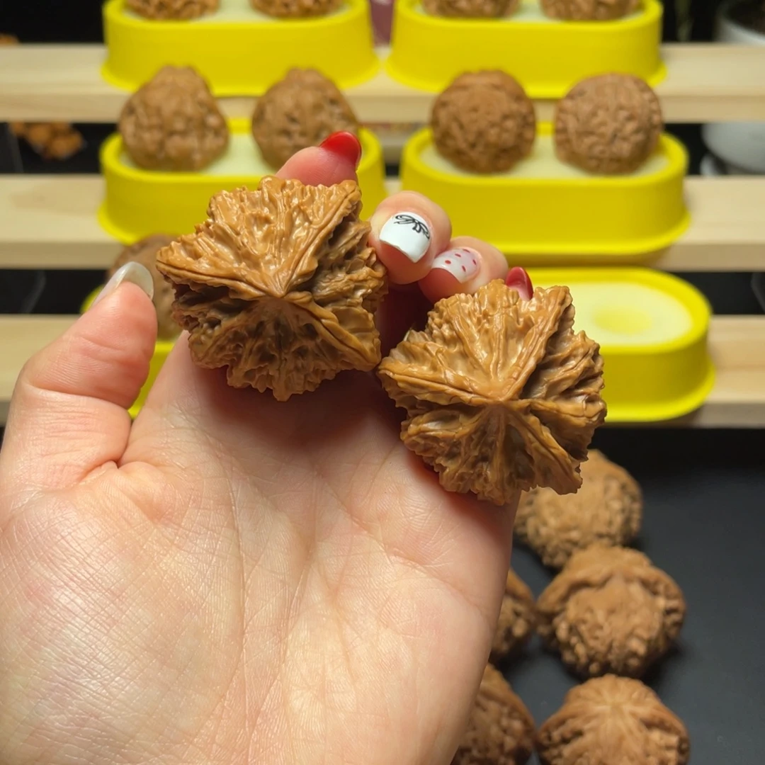 把件文玩核桃全品小花三棱41