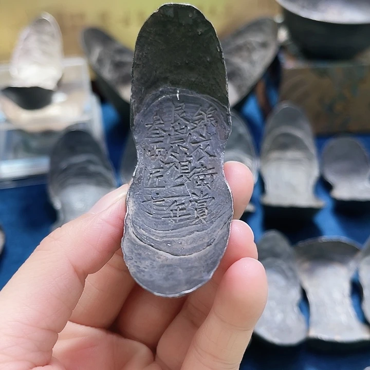 金属工艺品 三两锦衣卫