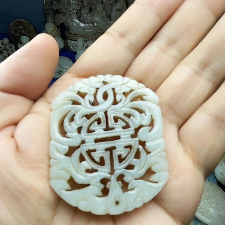 和田玉（青白玉）未镶嵌颈饰