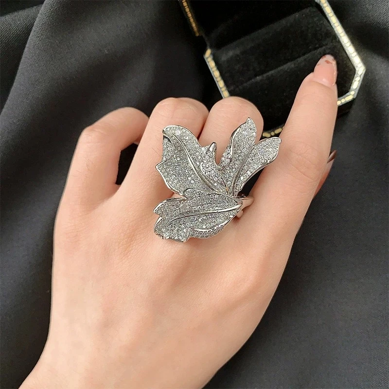 璀璨光芒香山枫叶宝石戒指 高级感锆石树叶满钻个性开口指环新款