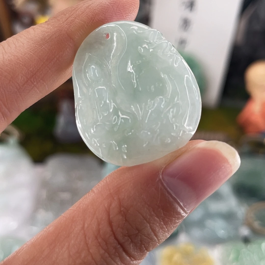 翡翠未镶嵌颈饰吊坠