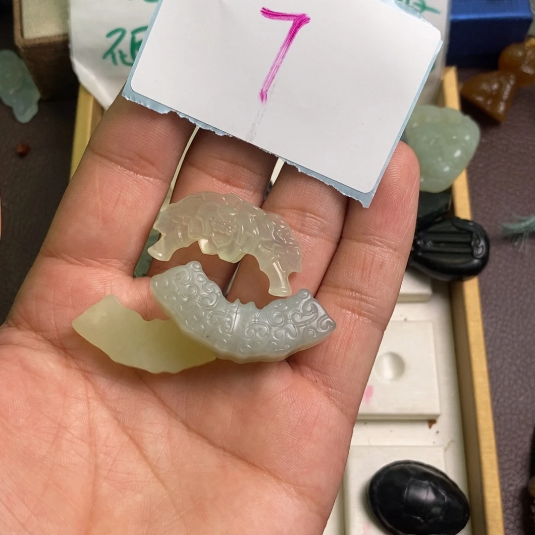 百***香未镶嵌蛇纹石玉颈饰7