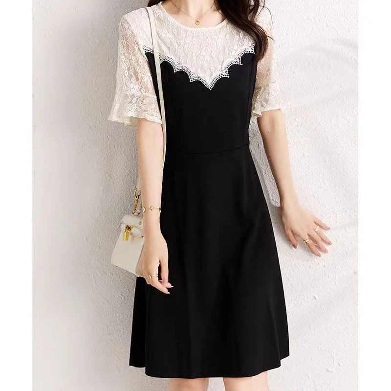 （现货）大码蕾丝拼接连衣裙夏新款收腰遮肚显瘦气质大码a字裙1813