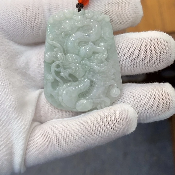 翡翠未镶嵌挂件龙