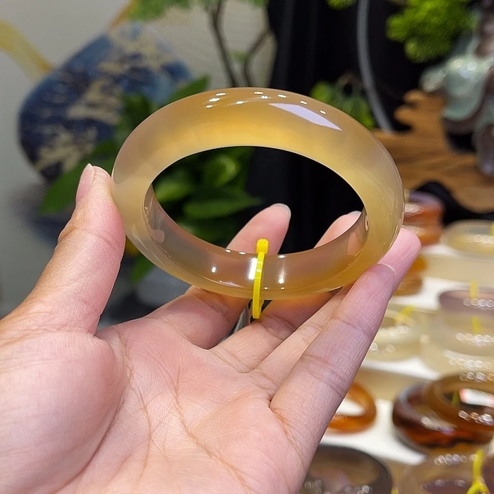 玛瑙/玉髓手镯未镶嵌余