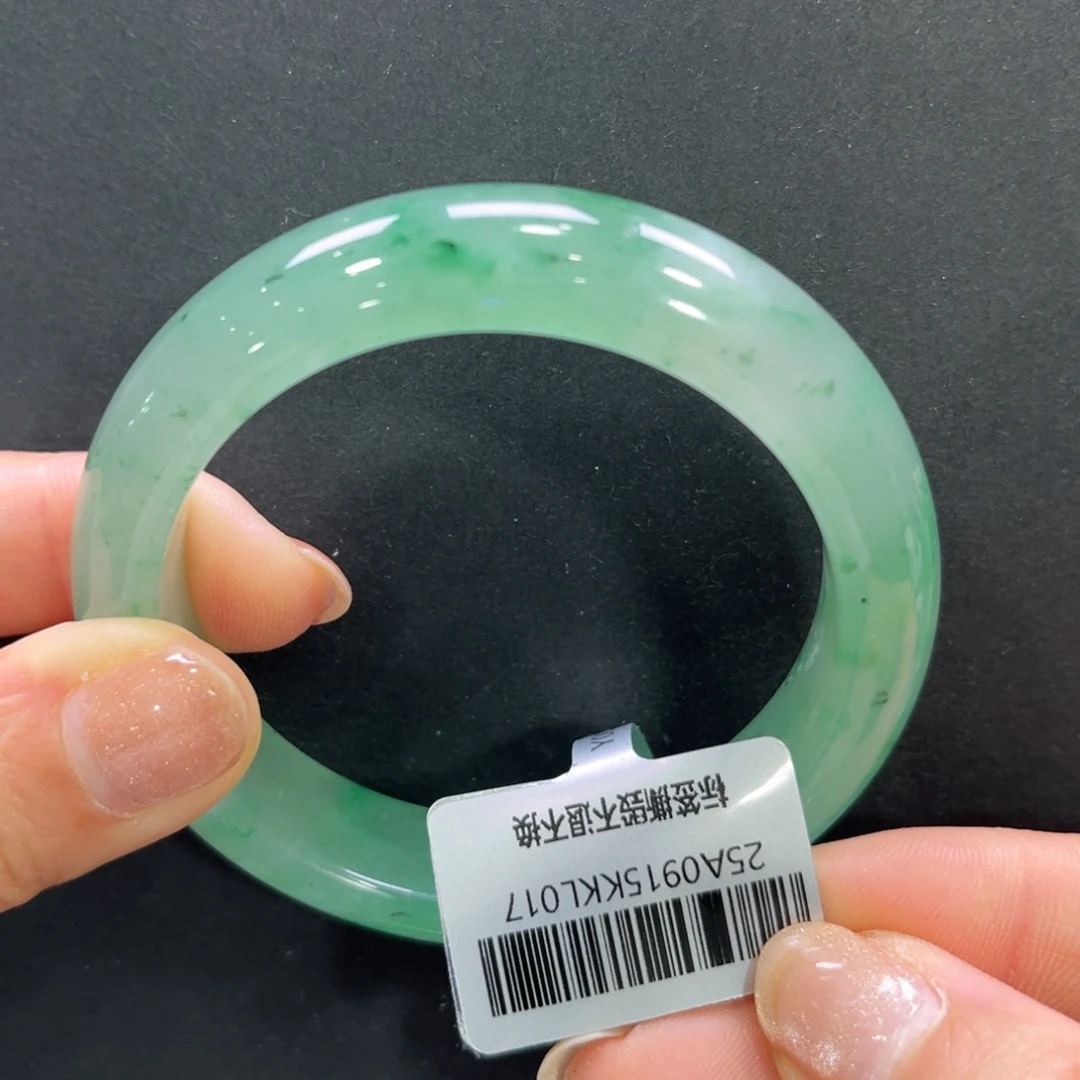 心***️未镶嵌手镯石英质玉（非洲翠）➕小玥52