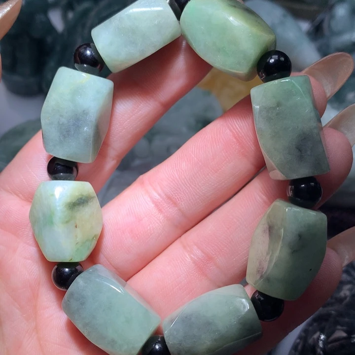 翡翠未镶嵌颈饰保真天然A货翡翠