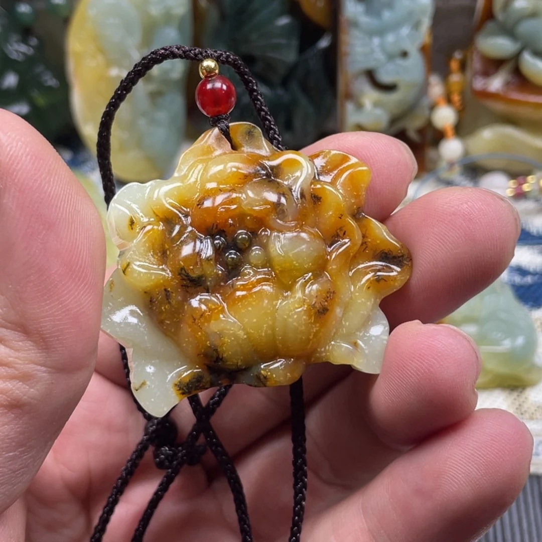 蛇纹石玉颈饰未镶嵌吊坠