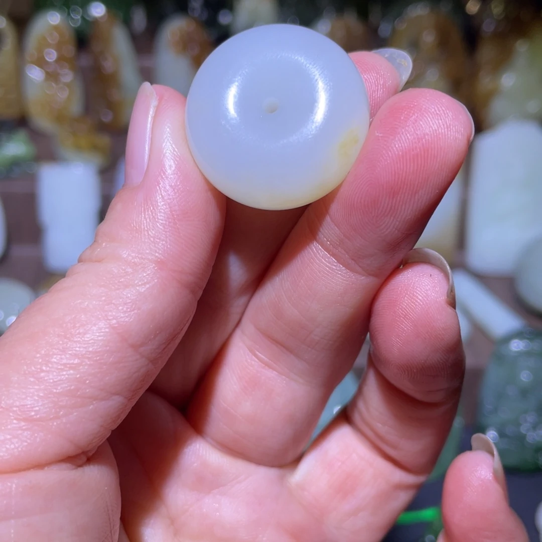 和田玉（糖玉）未镶嵌颈饰