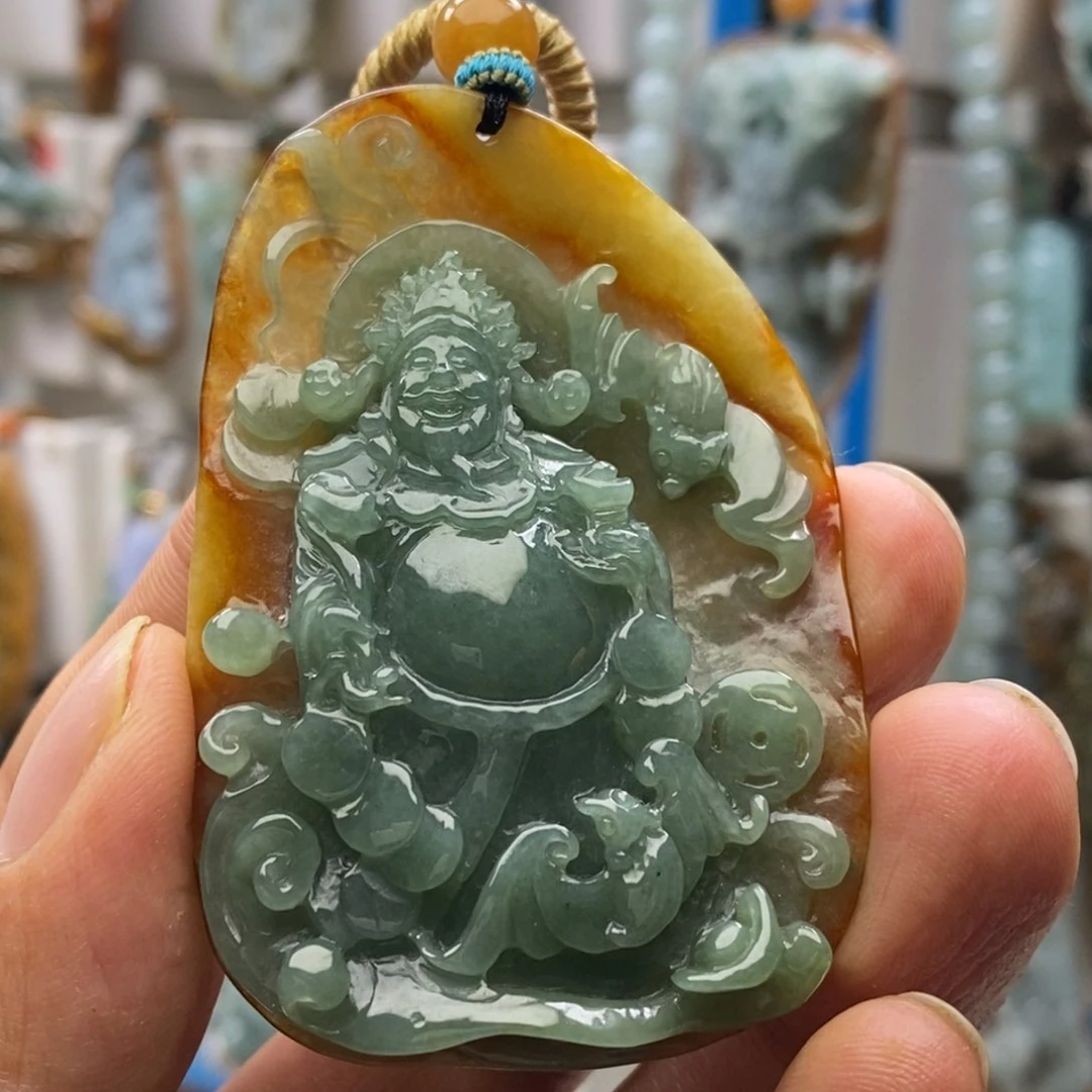 魏***斗翡翠未镶嵌颈饰财哥