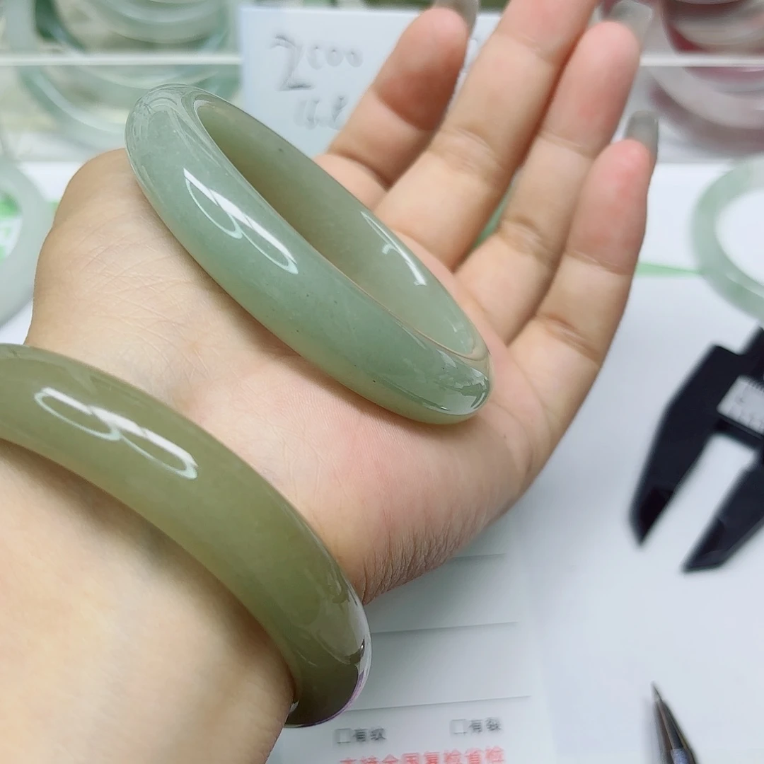 未镶嵌手镯石英质玉95/56