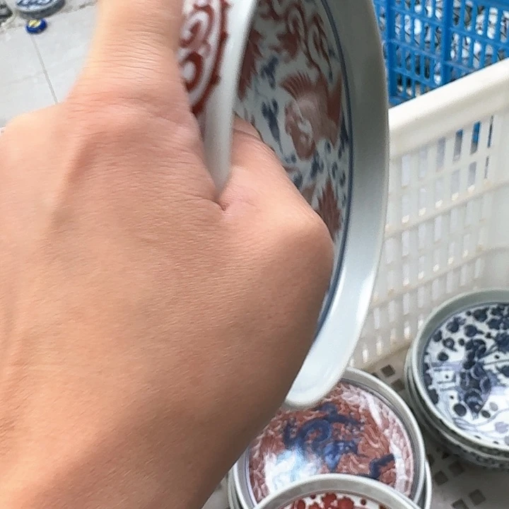 瓷片釉里红麒麟追凤大壶乘