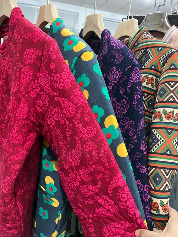 冬季女款驼绒棉衣加厚