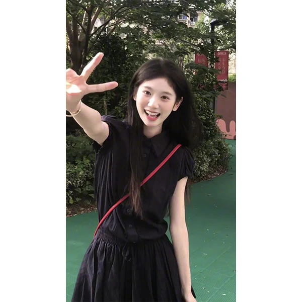 学院风泡泡袖A字连衣裙2025夏季新款甜美收腰显瘦连衣裙女