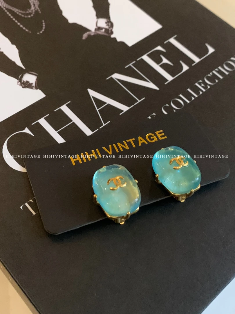 99新 Chanel/香奈儿 马卡龙淡蓝色琉璃耳夹 二店/3884552