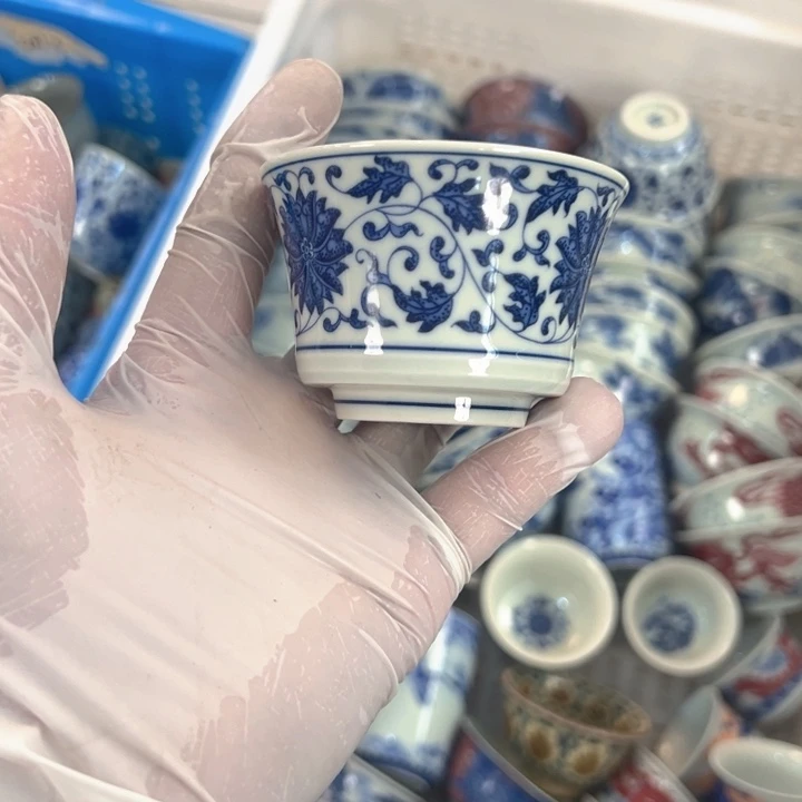 瓷片白青花缠枝莲马蹄主人杯全品