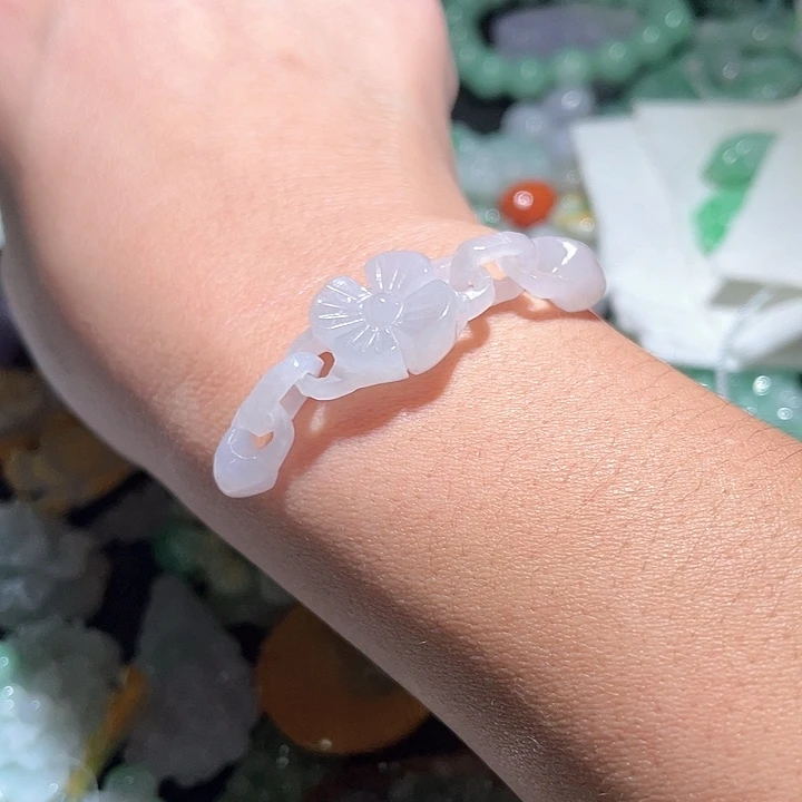 颈饰未镶嵌翡翠天