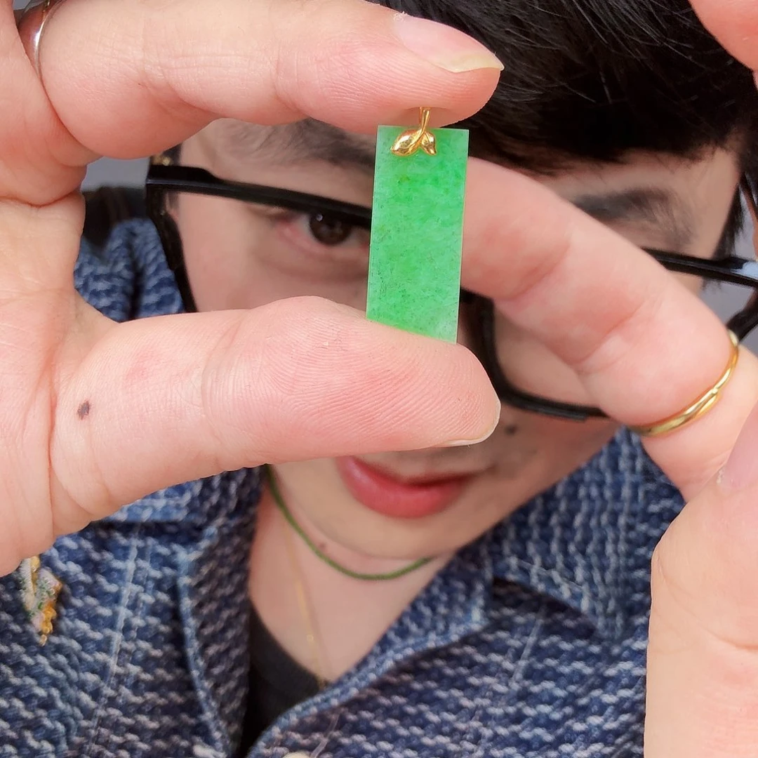 翡翠颈饰18K金镶嵌一个