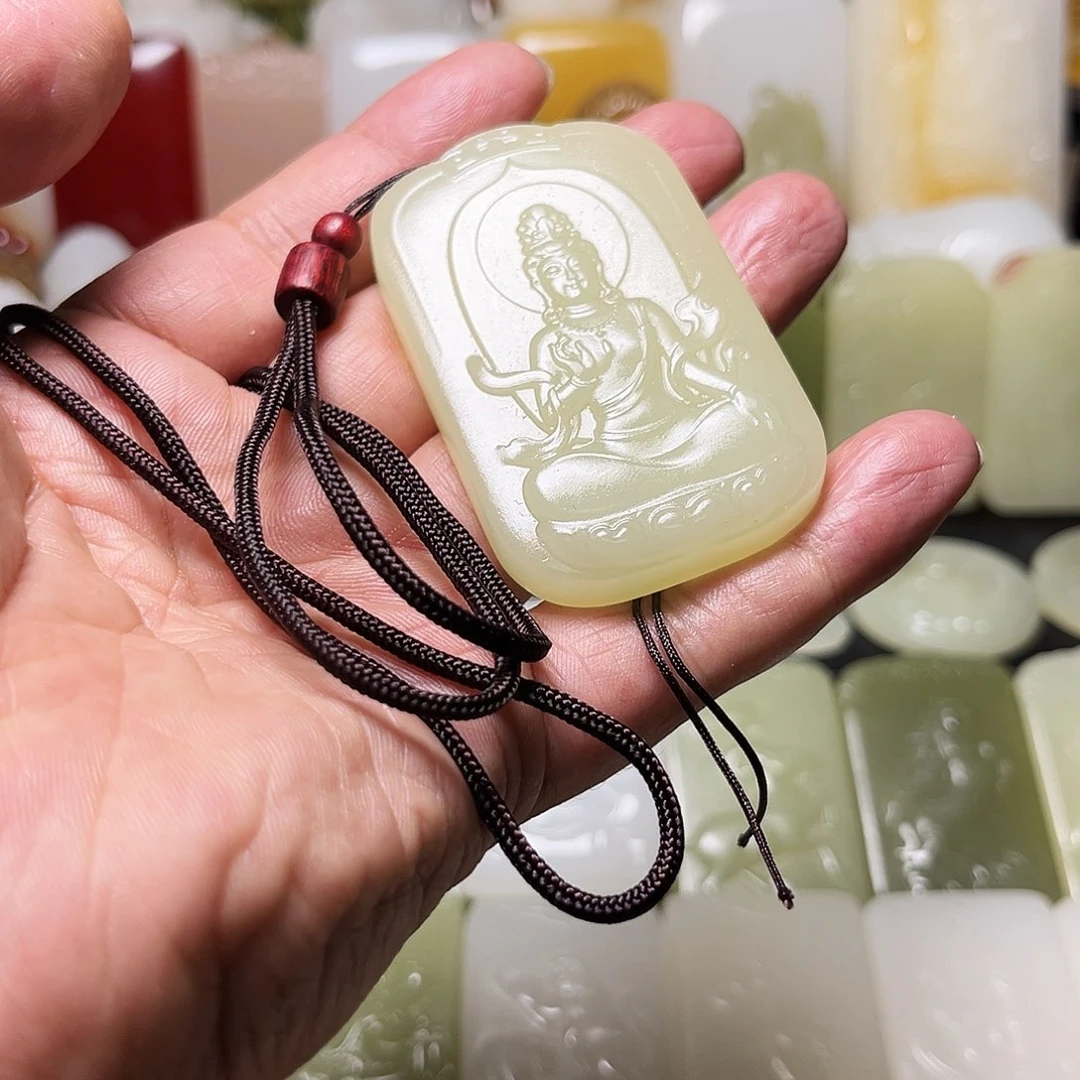 和田玉未镶嵌颈饰