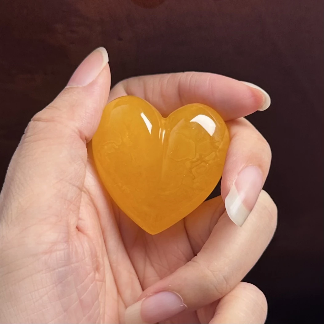 蜜蜡焦皮料鸡油红满蜡爱心