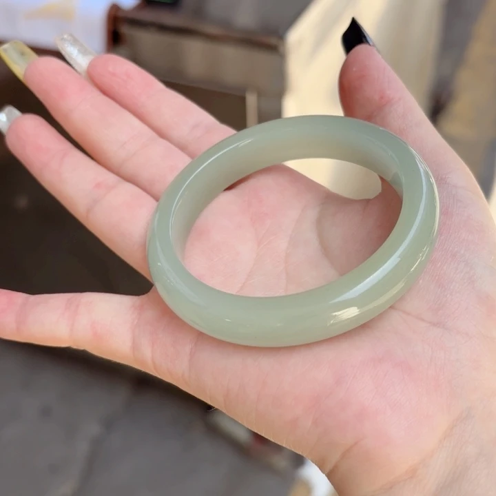 东陵石手镯未镶嵌