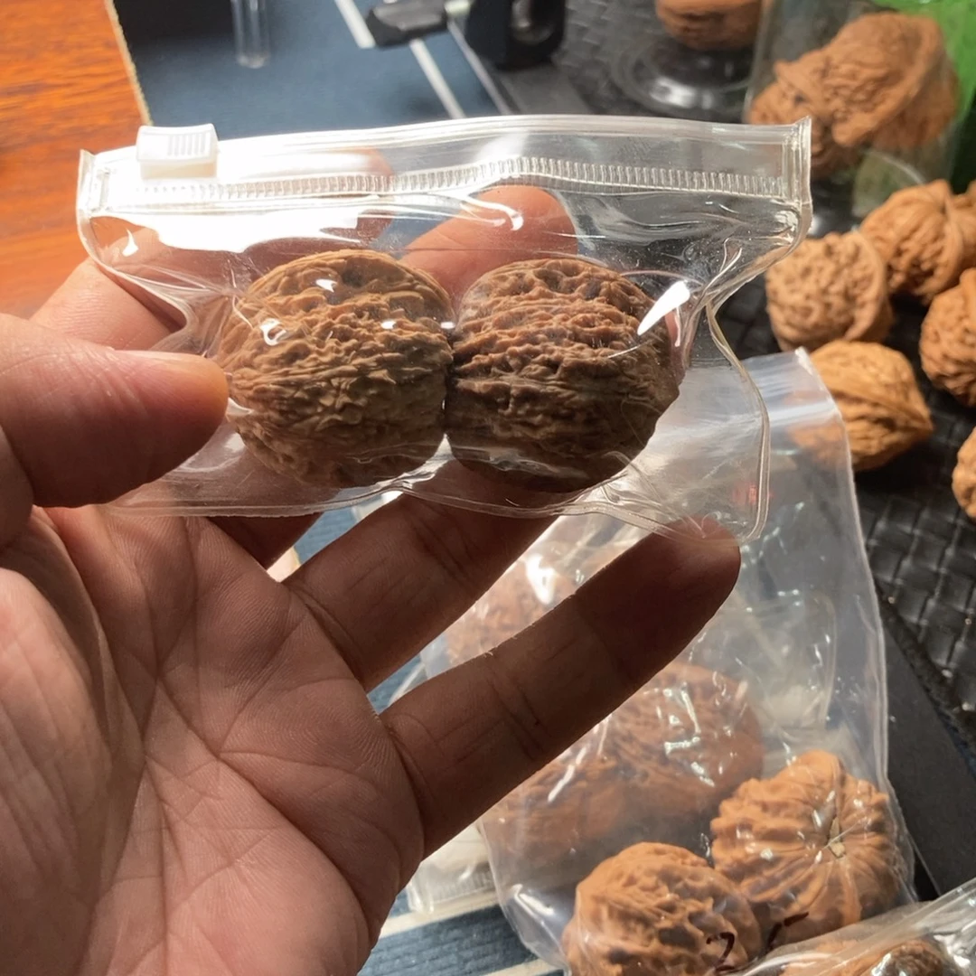 磊***8文玩核桃把件绣球福利