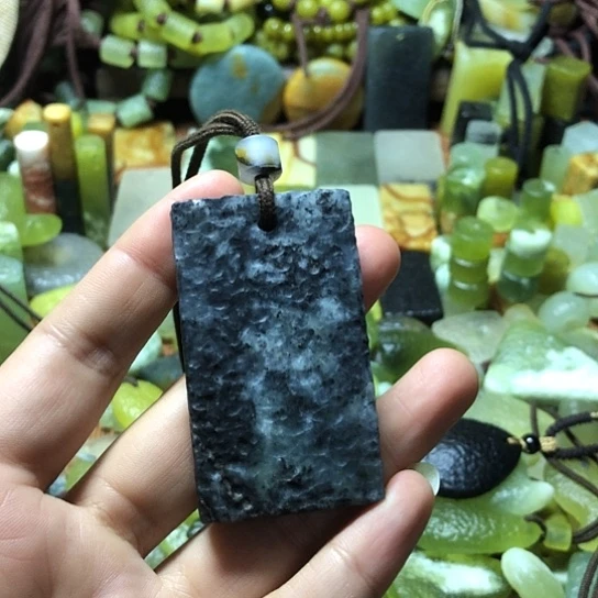 未镶嵌岫玉吊坠岫