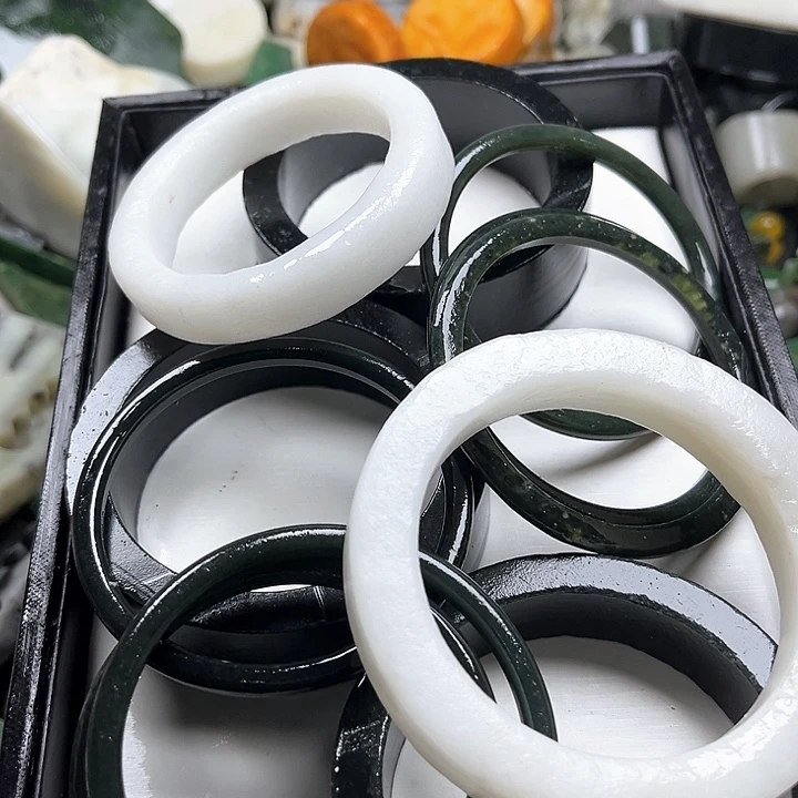 和田玉（糖玉）和田玉边角料9K金镶嵌张*生