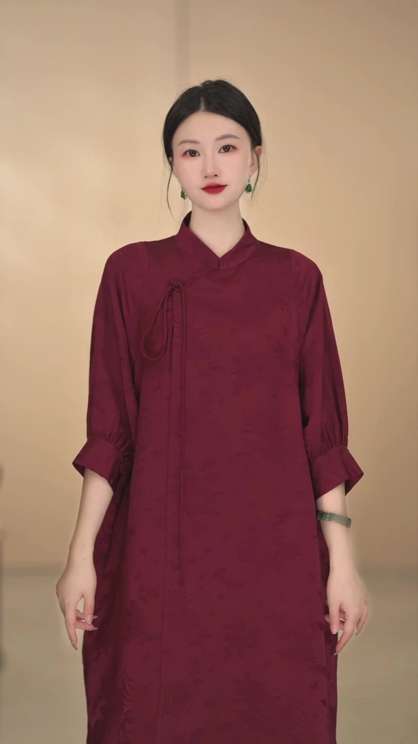 「半生韶华」新中式春夏季极简风气质意式网红长款复古立领斜襟提花