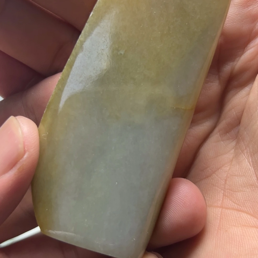 翡翠未镶嵌颈饰材料