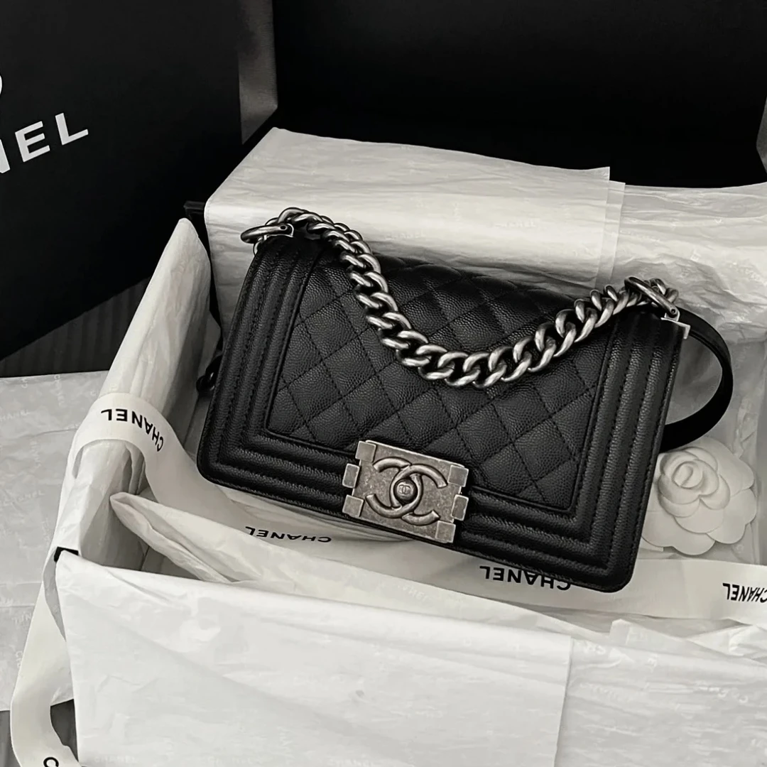 99新 Chanel/香奈儿 【杨贵妃专属】黑银鱼子酱小号eboy包/27开