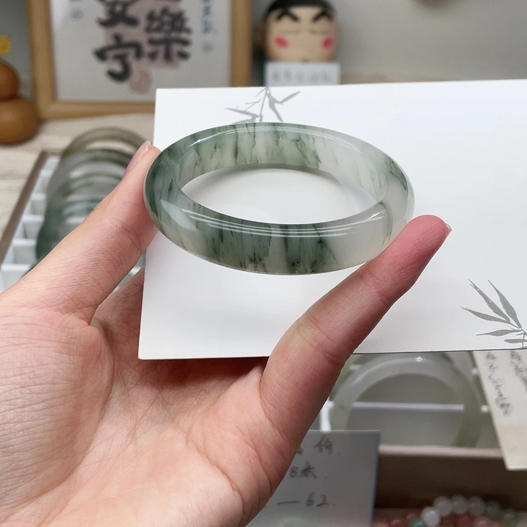 石英质玉（天山翠）未镶嵌手镯52.2圈口
