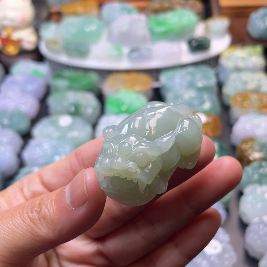 和田玉（糖玉）未镶嵌颈饰貔貅