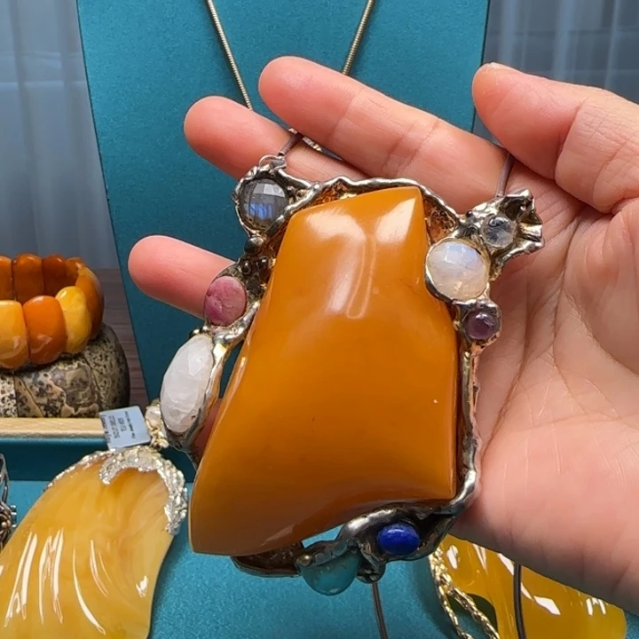 琥珀未镶嵌颈饰波兰设计款琥珀蜜蜡