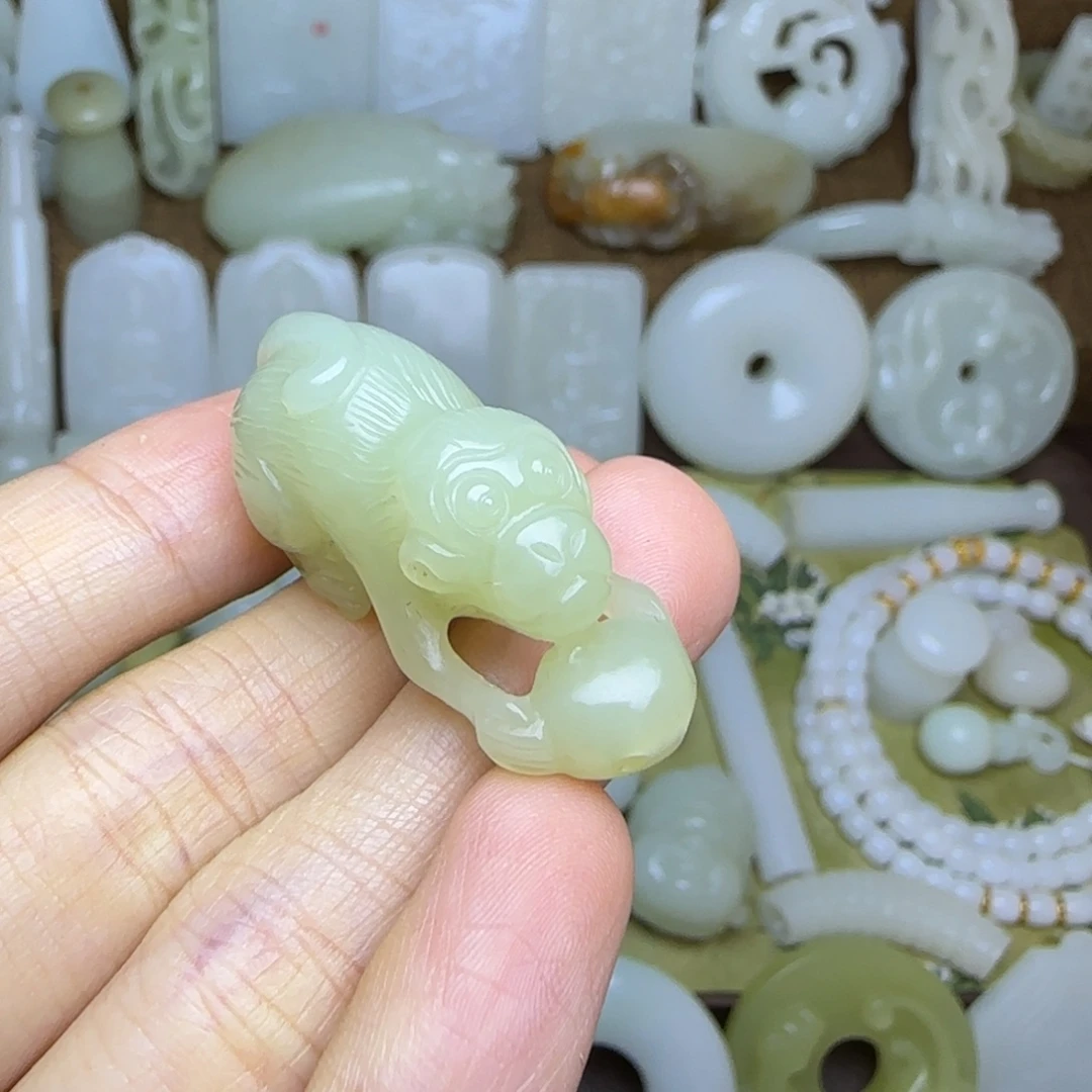 和田玉未镶嵌挂件灵猴