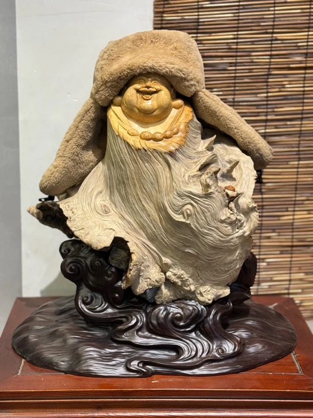 太行崖松弥勒佛超大脑袋