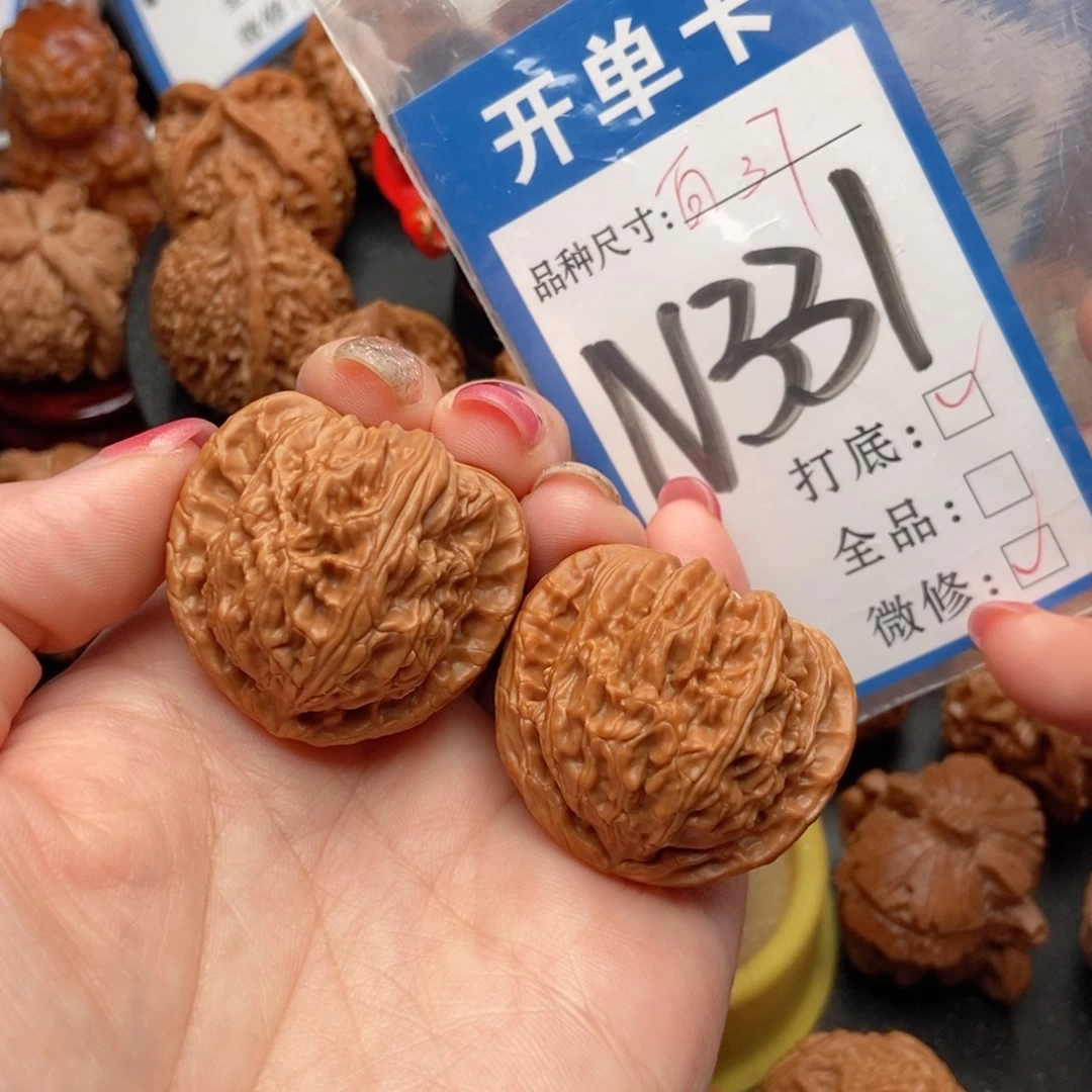 吊坠桃核核桃白狮子