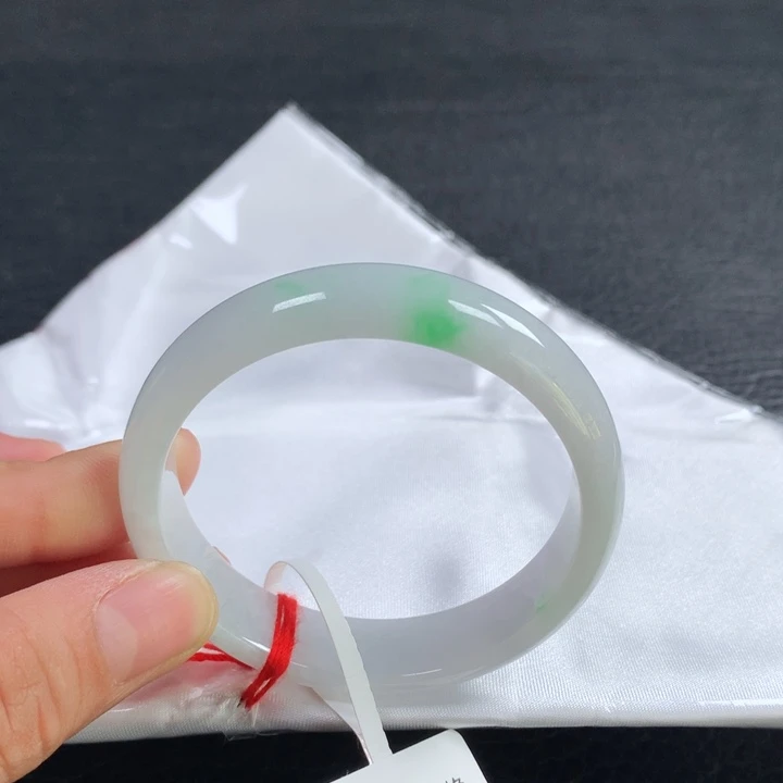 翡翠未镶嵌手镯51圈