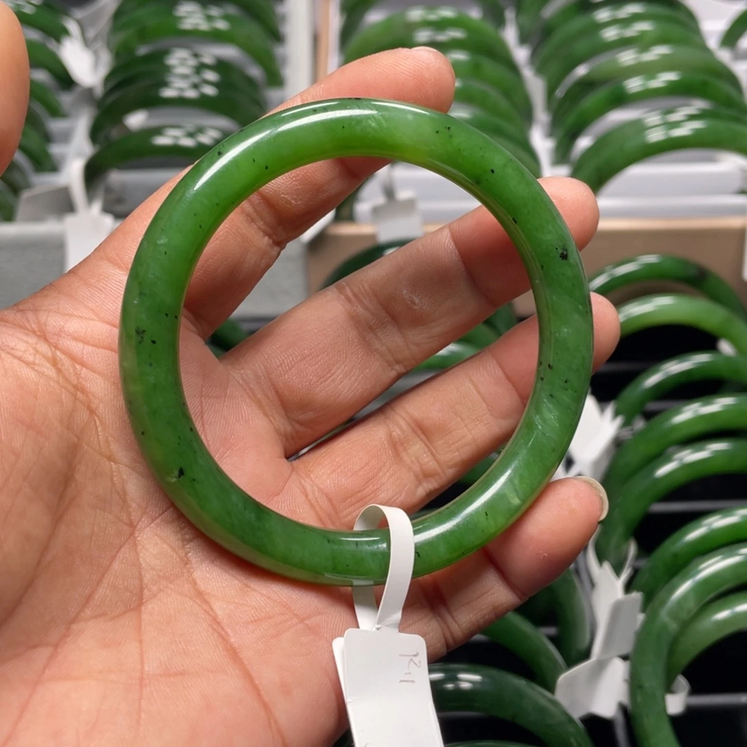 和田玉（碧玉）未镶嵌手镯