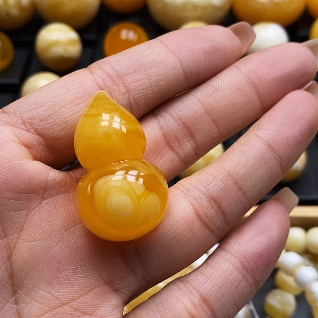 蜜蜡未镶嵌珠宝奇石