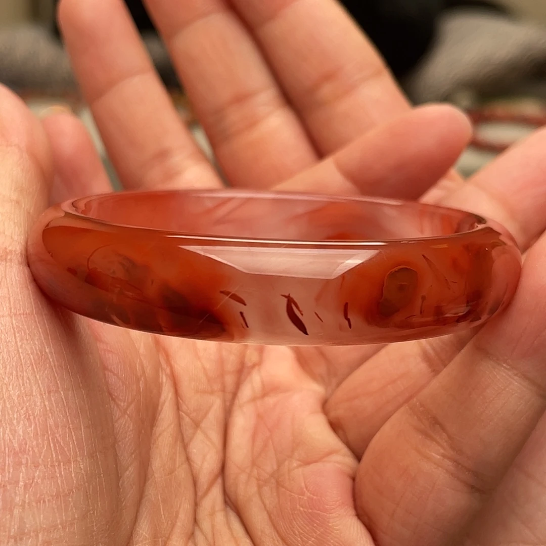 南红玛瑙吊坠未镶嵌