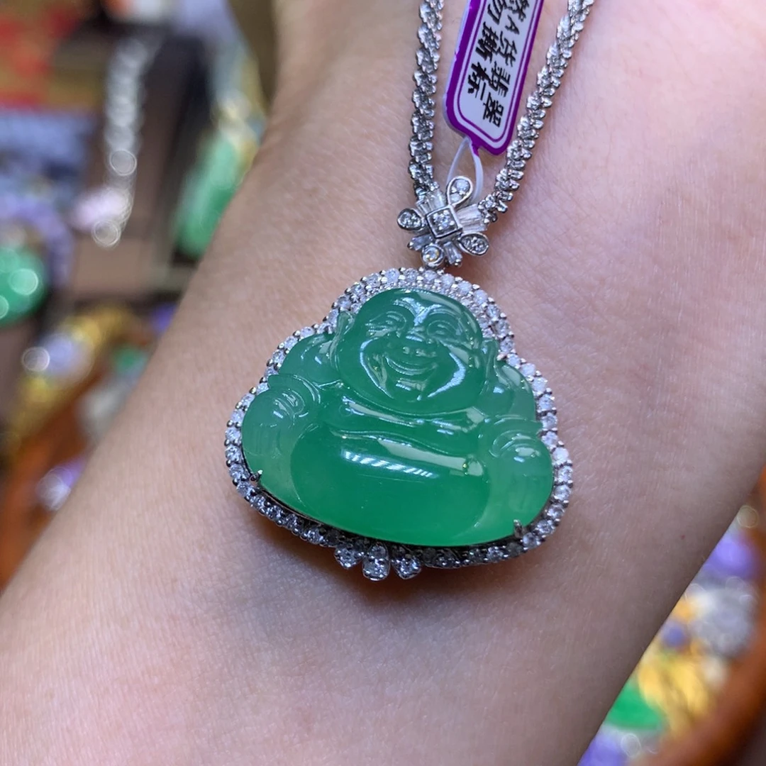 翡翠18K金镶嵌颈饰