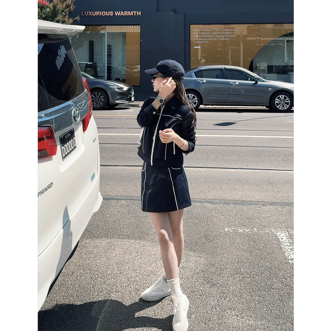 COCO ZONE 刘一一 “丽兹套装”撞色运动休闲翻领拉链外套ACD1A0064